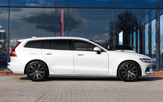 Volvo V60 cena 106900 przebieg: 162600, rok produkcji 2019 z Bobowa małe 781